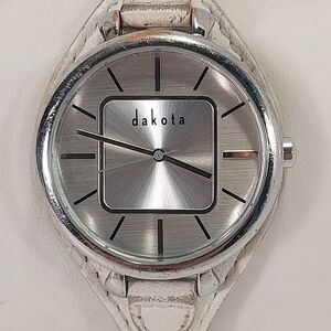 Dakota Distressed Silver Tone White Leather Ladies Unisex Watch, New Battery